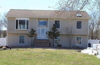 Building Photo - 3 Pinetree Ct