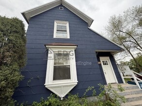 Building Photo - 217 E Ellis St
