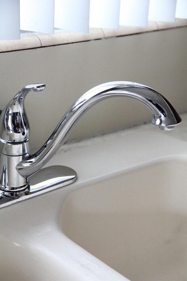 Building Photo - 545 N 800 E