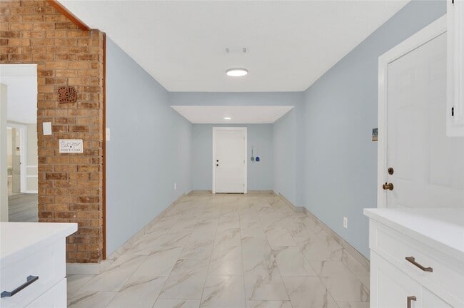 Building Photo - 11601 28th St