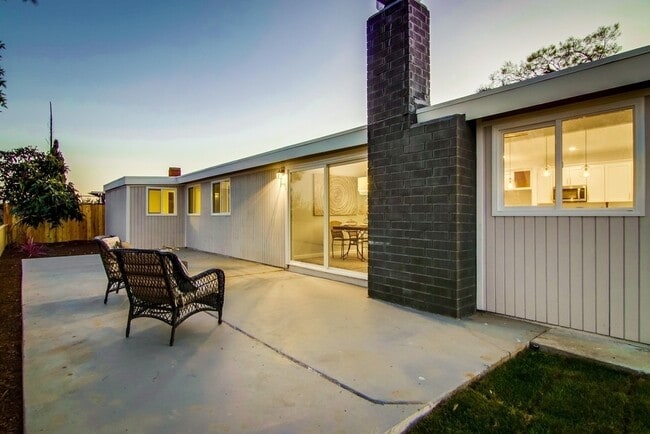 Building Photo - 2783 Walker Dr