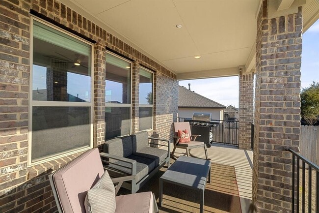 Building Photo - 319 Pecos River Xing