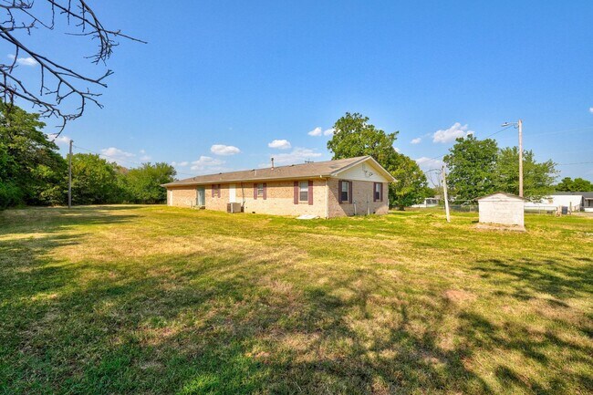 Building Photo - 3 bed 2 bath home in Choctaw,ok