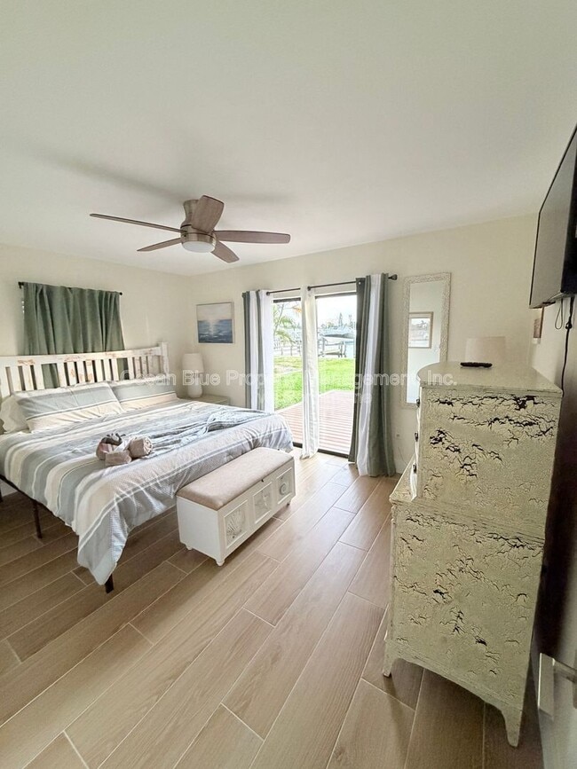 Building Photo - 724 Sunset Cove