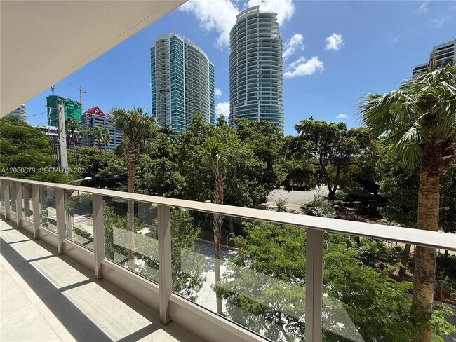 Building Photo - 2200 Brickell Ave