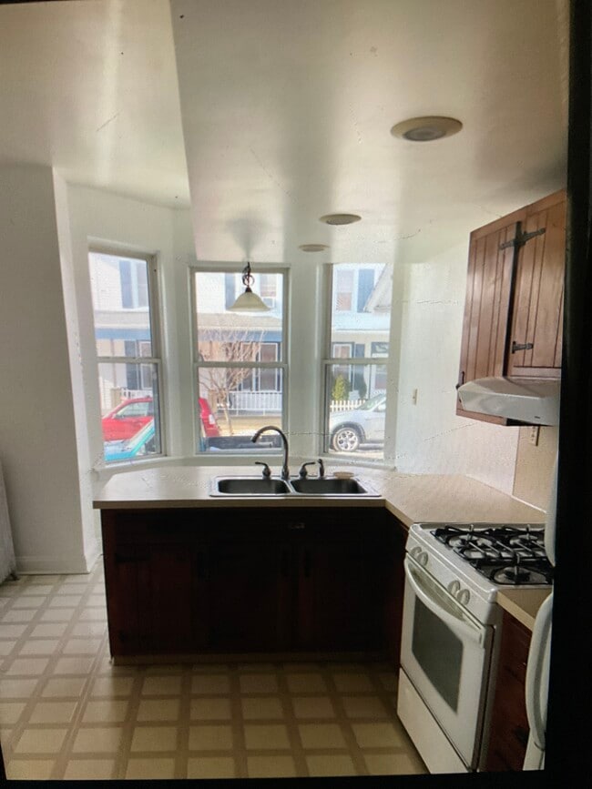 Building Photo - 55 Mifflin St