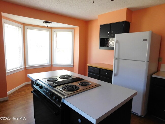 Building Photo - 6109 Schooner Ct