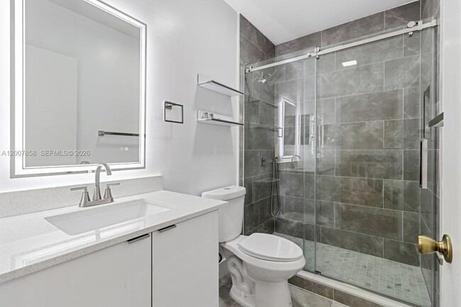 Building Photo - 9187 Fontainebleau Blvd