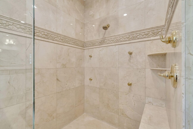 Building Photo - 953 Banyan Dr