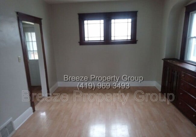 Building Photo - 733 E Oakland St