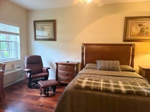 Building Photo - 8946 Sandshot Ct