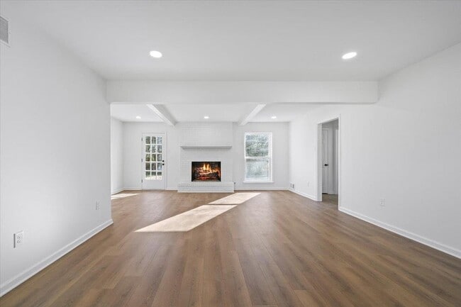 Building Photo - 1676 Miller Farms Rd