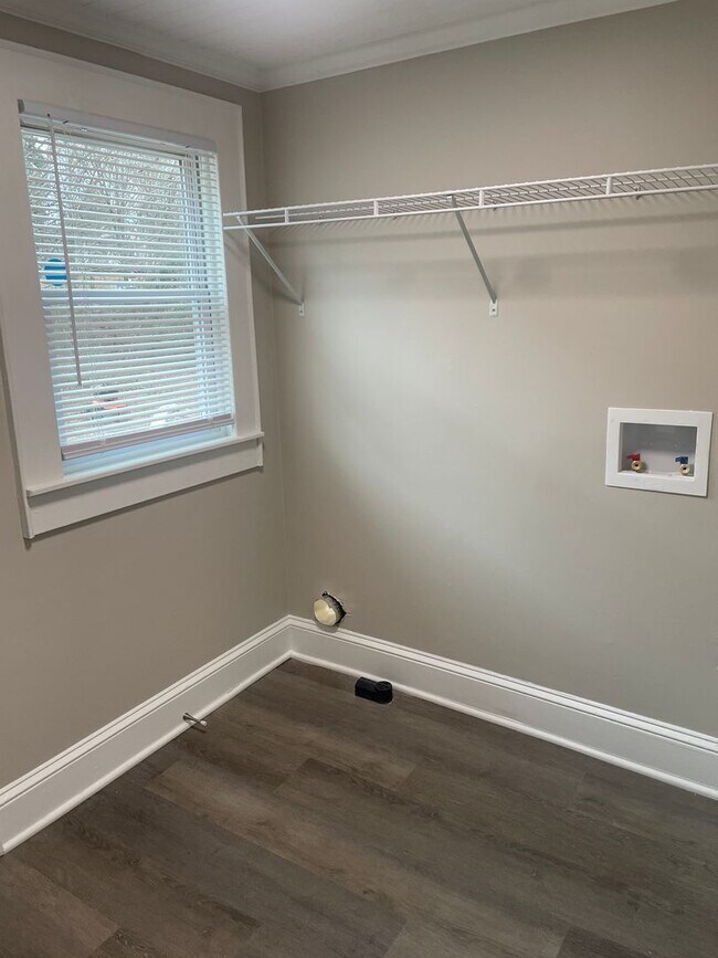 Building Photo - 4891 Doris St