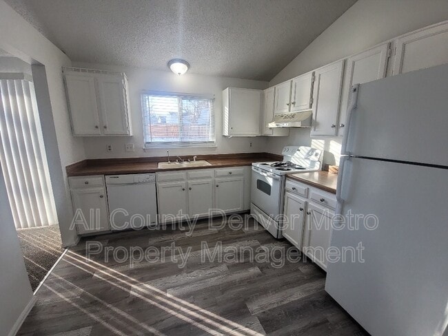 Building Photo - 12151 Bellaire Pl