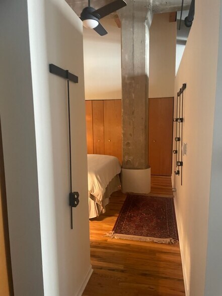 Building Photo - 215 N Aberdeen St