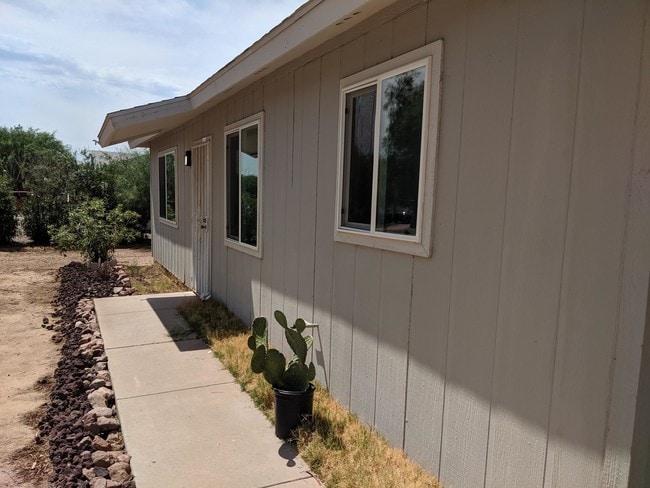Building Photo - 11540 E Crescent Ave