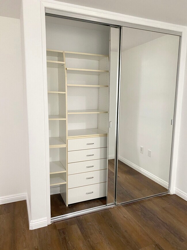 Living room - 917 2nd St