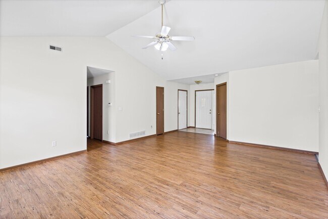 Building Photo - 3708 Panther Dr