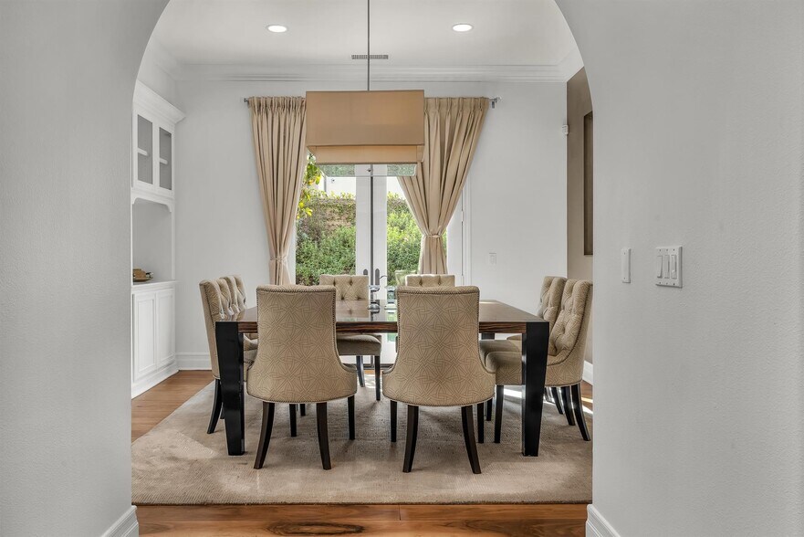 Building Photo - 8001 Ocean Bluff Dr