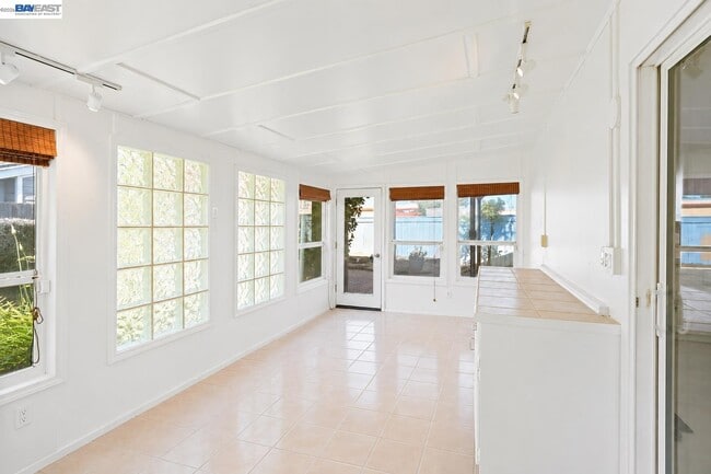 Building Photo - 9699 Rudway Ct