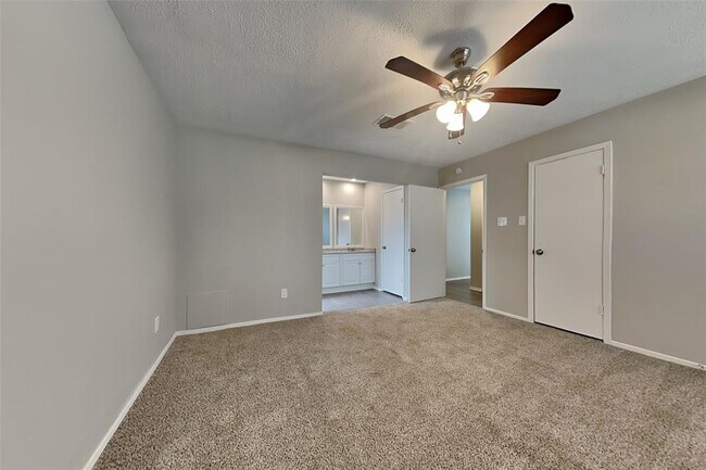 Building Photo - 4819 Bridgeville Ln