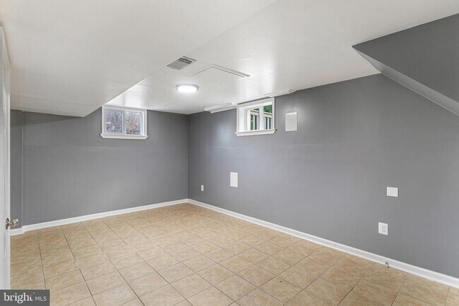 Building Photo - 14025 Mt Pleasant Dr