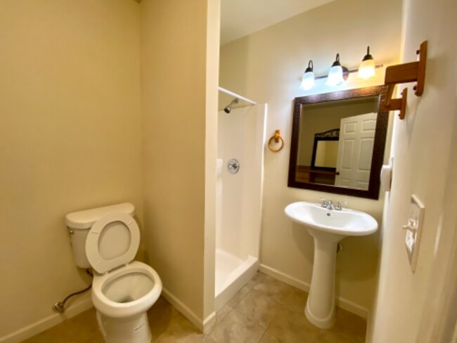 Building Photo - 835 River Trace Ct