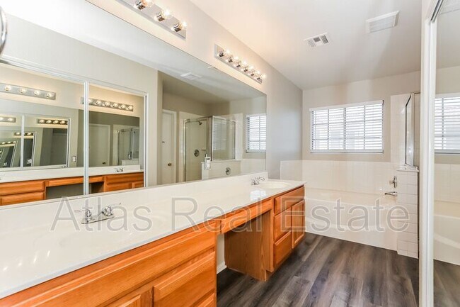 Building Photo - 5009 Sparkling Sky Ave
