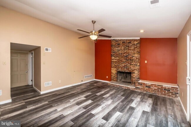 Building Photo - 3204 Norma Dr