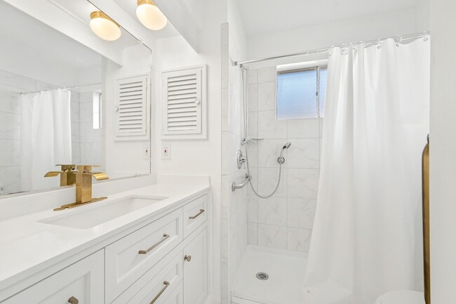 Building Photo - 9302 Claridge Dr