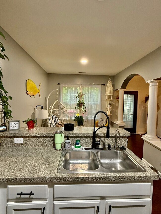 Building Photo - 3BD/2BA Updated Ranch on a Wooded Lot- Two...