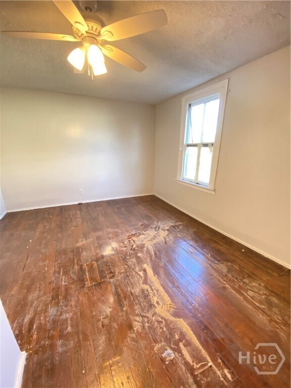 Building Photo - 516 W 38th St