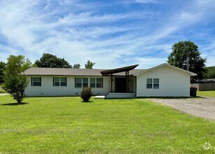 Building Photo - Beautiful 4 Bed / 2.5 Bath Home in Greenwood