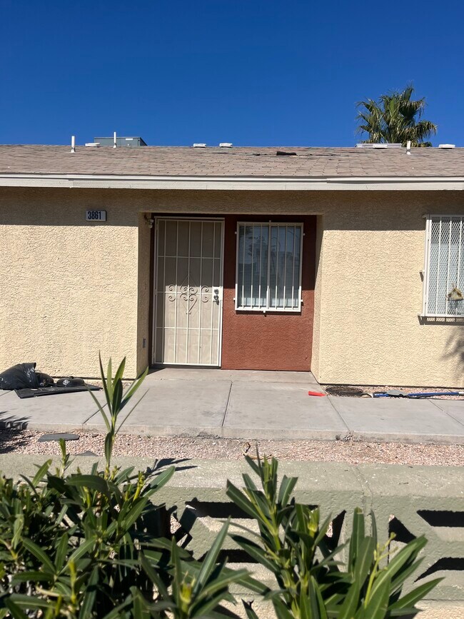 Building Photo - 3861 Soda Springs Dr