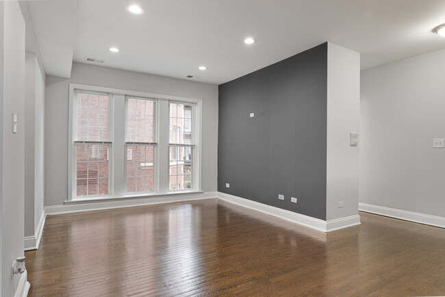 Building Photo - 7724 N Ashland Ave
