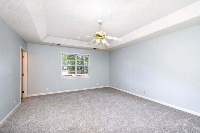 Building Photo - 15 Killarney Ln