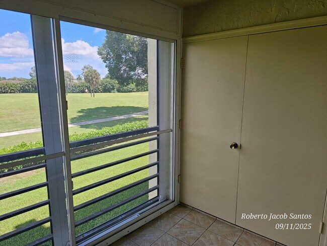 Building Photo - 23305 Barwood Ln N