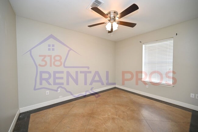 Building Photo - Three Bed, Two Bath Home in Ruston!