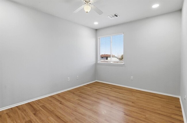 Building Photo - 2410 Charlie Harley Dr