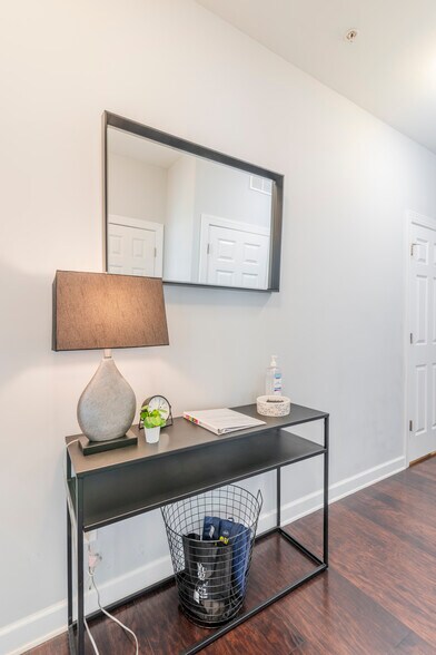 hall entry - 15403 Barossa Valley St