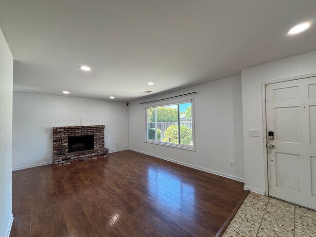 Building Photo - Move-In Ready Home with Remodeled Kitchen and Baths