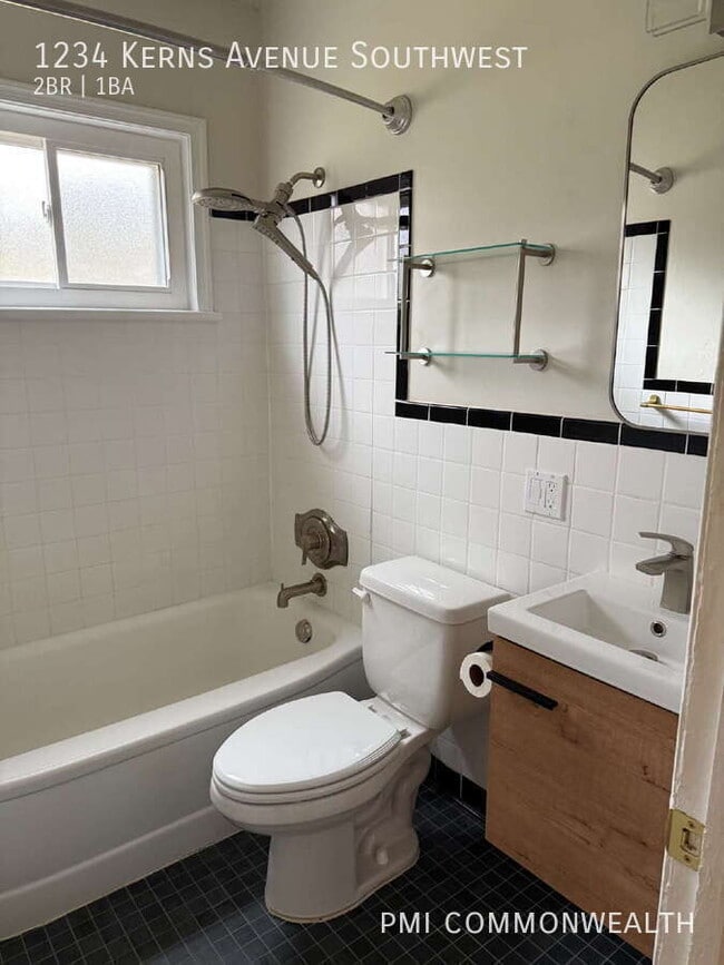 Primary Photo - 1234 Kerns Ave SW