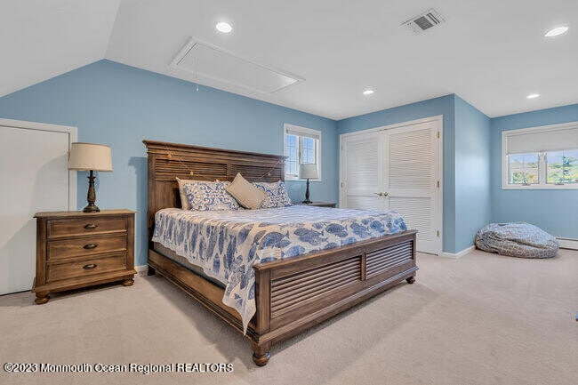 Building Photo - 809 W Lk Dr