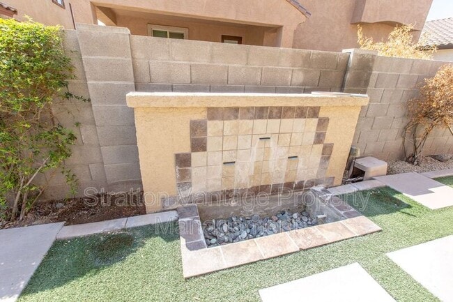 Building Photo - 1701 W Flamingo Dr