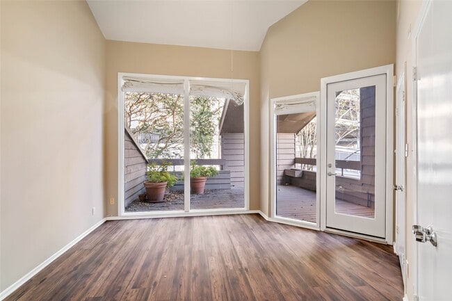Building Photo - 5004 Bayard Ln