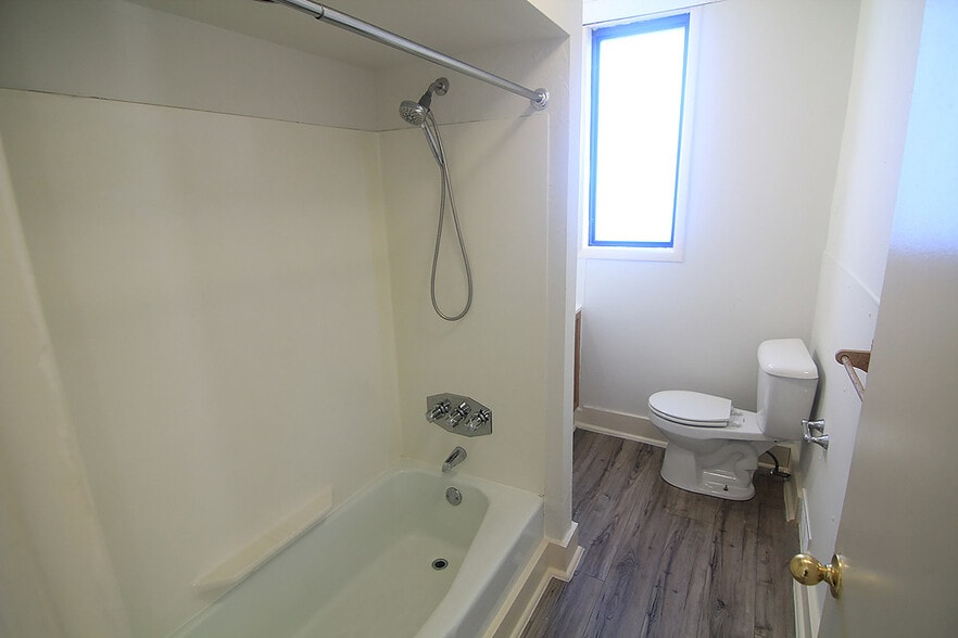 Building Photo - 431 Rebecca Ave