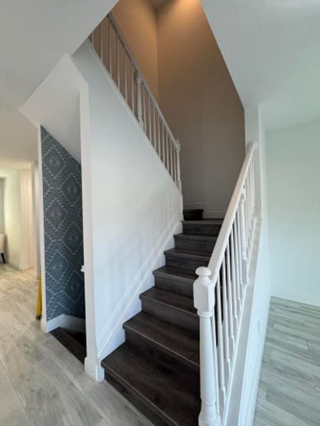 Building Photo - 615 Windward Cir N