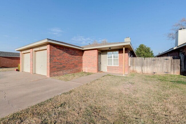Building Photo - 221 Grover Ave
