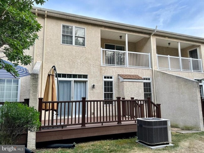 Building Photo - 668 Greycliffe Ln