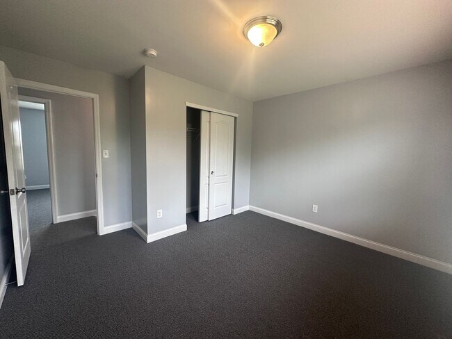Building Photo - 5519 Bannon Crossings Dr